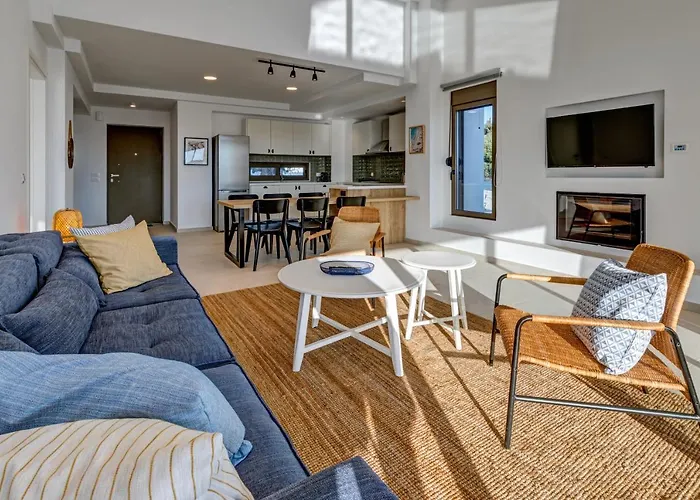 فيلة Lara Amberblue Pefkos