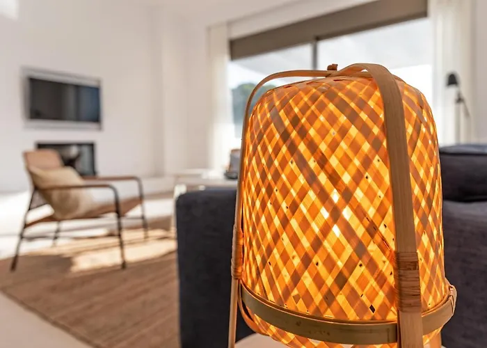 Lara Amberblue Pefkos فيلة Pefki