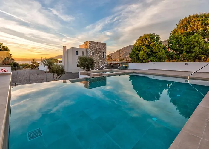 Lara Amberblue Pefkos