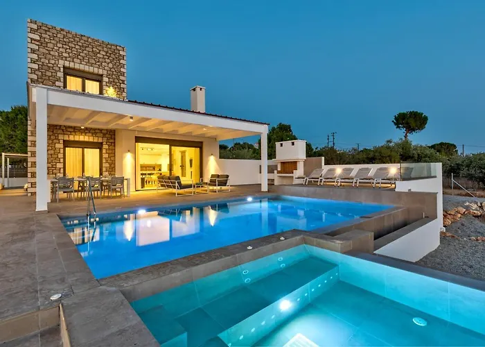 Lara Amberblue Pefkos *