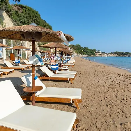 Lara Amberblue Pefkos