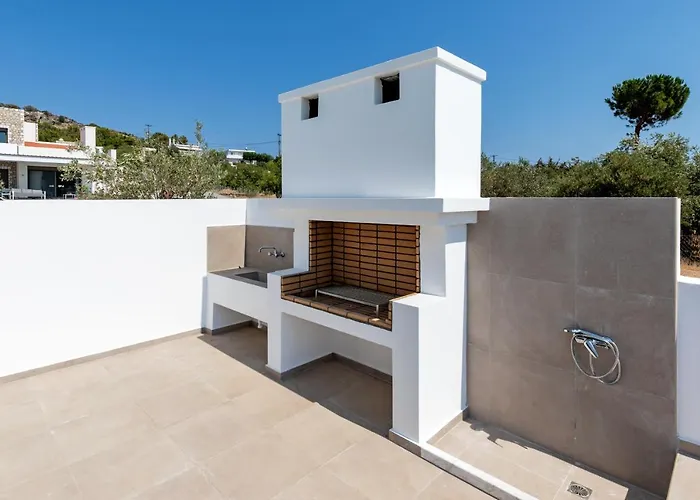 Lara Amberblue Pefkos *