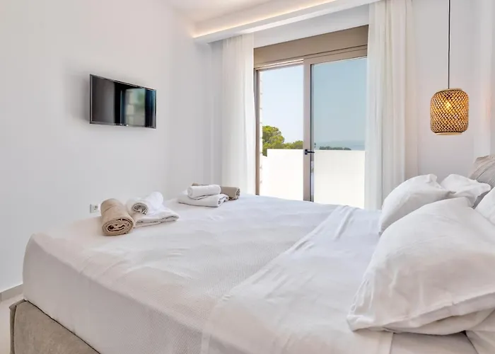 Lara Amberblue Pefkos * Pefki